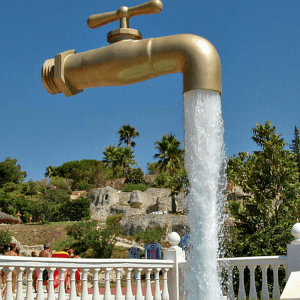 Magical Floating Faucet Fountains Sculpture